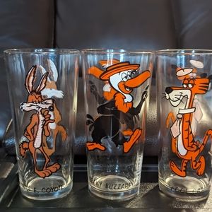 Vintage 1973 Pepsi / Warner Bros. Collector Drinkware